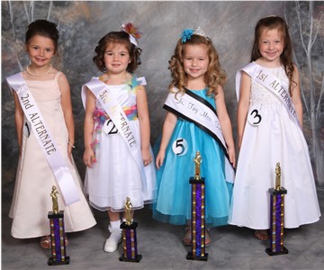 Five year olds Jr. Tiny Miss (left to right): Hailey Paige Cleveland, 2nd alt., Ivy Rebecca Davis, 3rd alt., Winner and Photogenic Kate Marie Thrash, 1st alt. Ava Grave Justiss