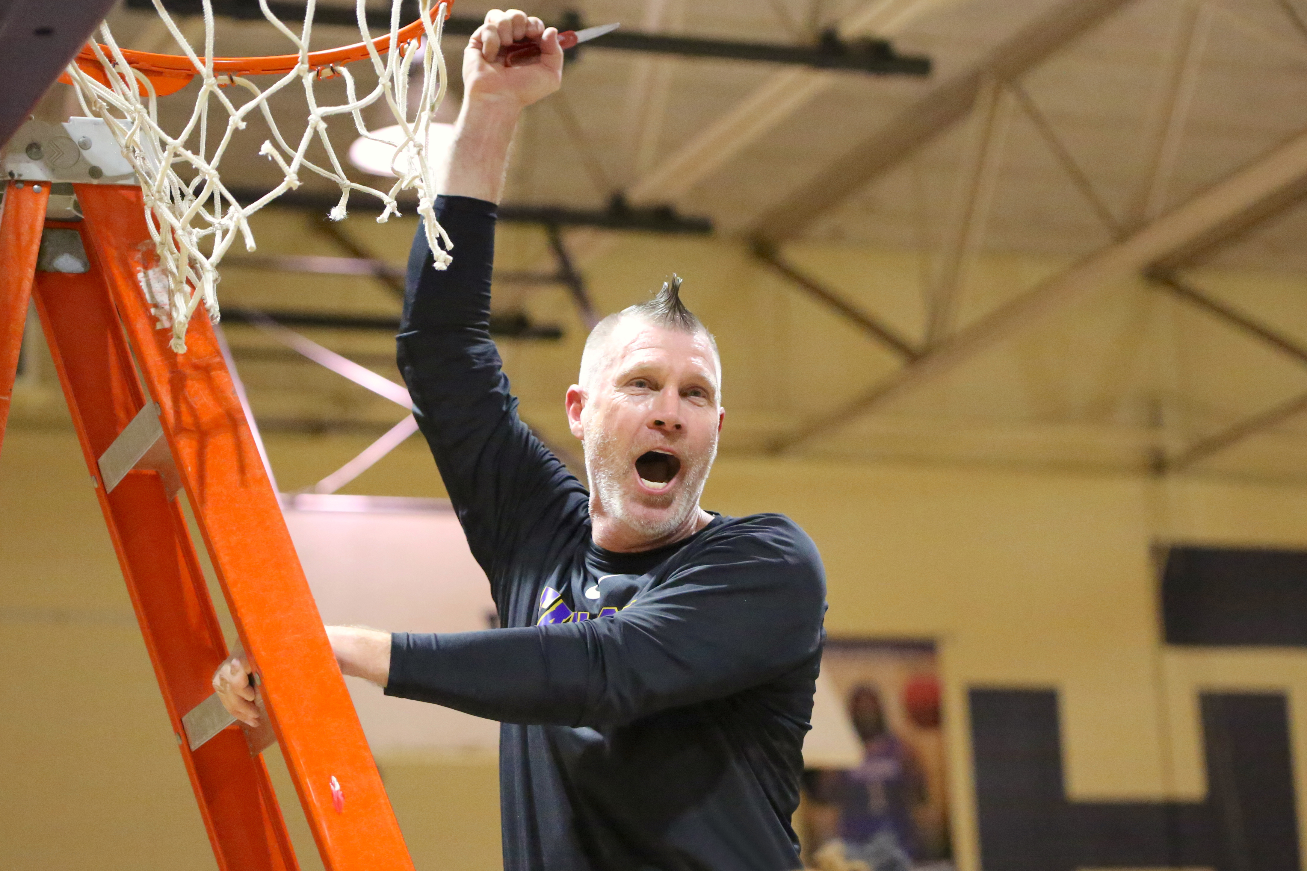 Mixson Stepping Down at Season’s End
