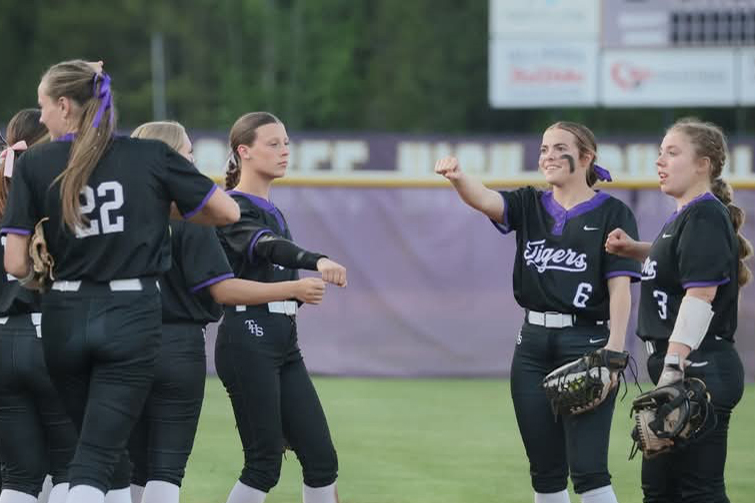 Softball Season Ends in&nbsp;Regionals