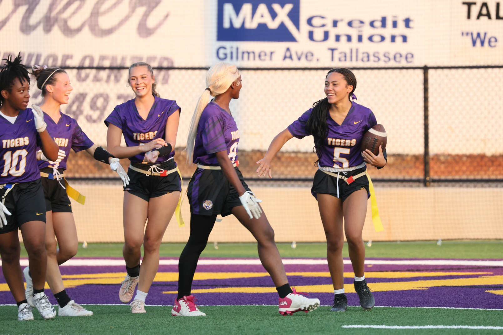 Tigers Win in Battle of Unbeatens